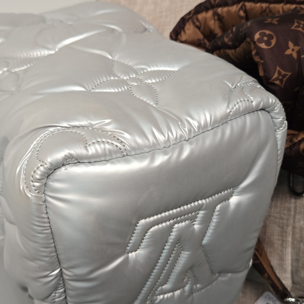 Louis Vuitton Limited Edition Silver Giant Monogram Econyl Pillow Speedy 25 - Picture 5 of 12
